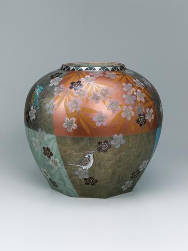 釉刻色絵金銀彩面取壺