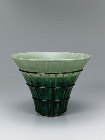 緑釉花器