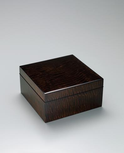 栃拭漆箱