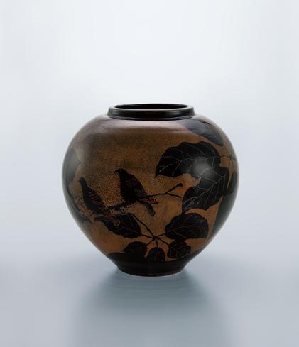 鉄釉小枝の鳥文大壺