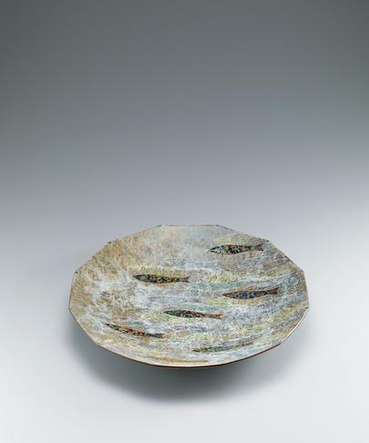 釉刻色絵金銀彩八角皿