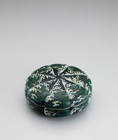 有線七宝蓋物「松濤」