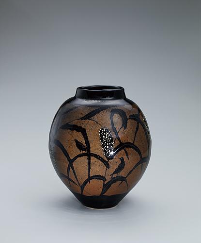 鉄釉粟文壺