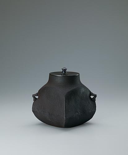 四方鶴首釜