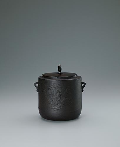 草花紋筒釜