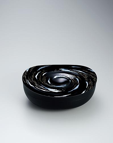 乾漆螺鈿蒔絵合子「瀬戸」