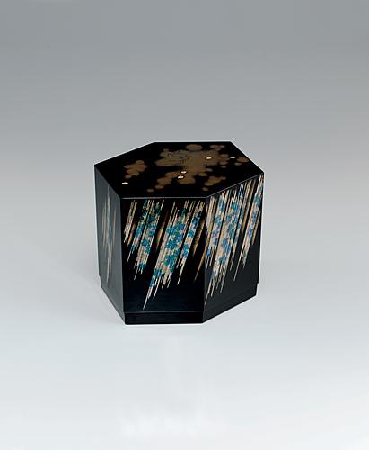 蒔絵六角箱「春光」