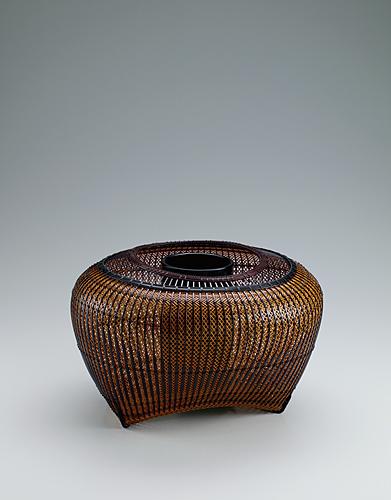 切込透網代花籃「装苑」