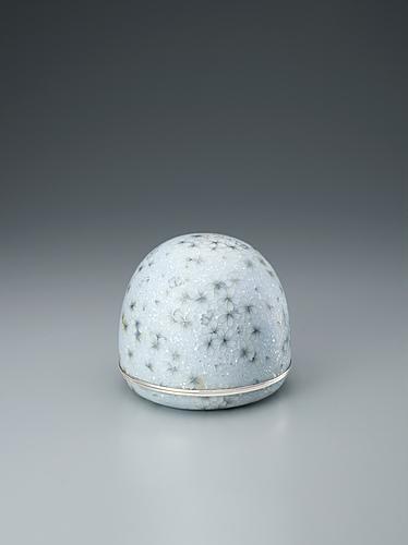 有線七宝蓋物「花冷え」