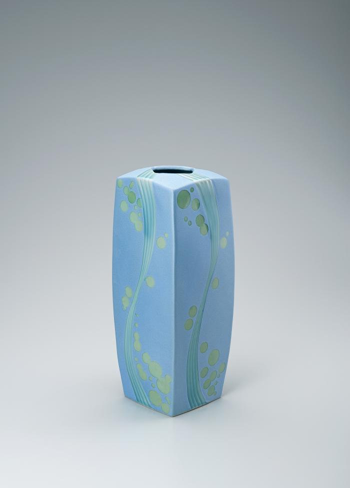 光彩流水文角柱壺