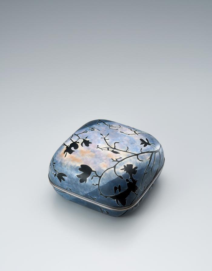 有線七宝蓋物「茜雲」