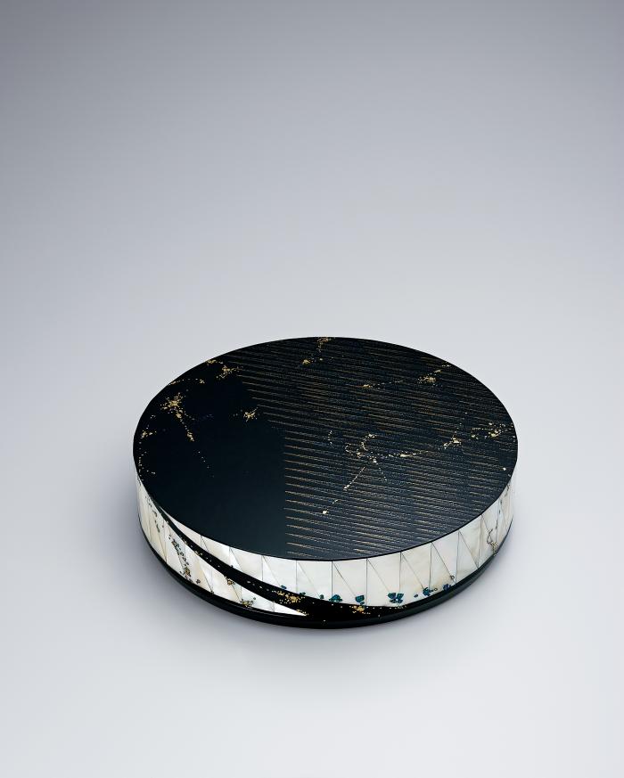 金胎螺鈿蒔絵漆箱「冬の風の音」