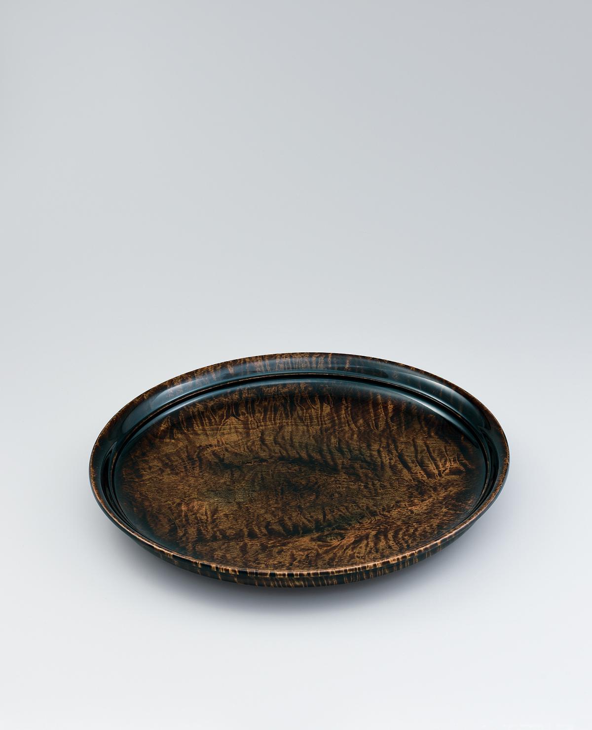 Food vessel of horse chestnut wood finished in wiped urushi (Toshiyuki