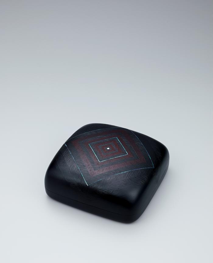 紙胎皺四方食籠