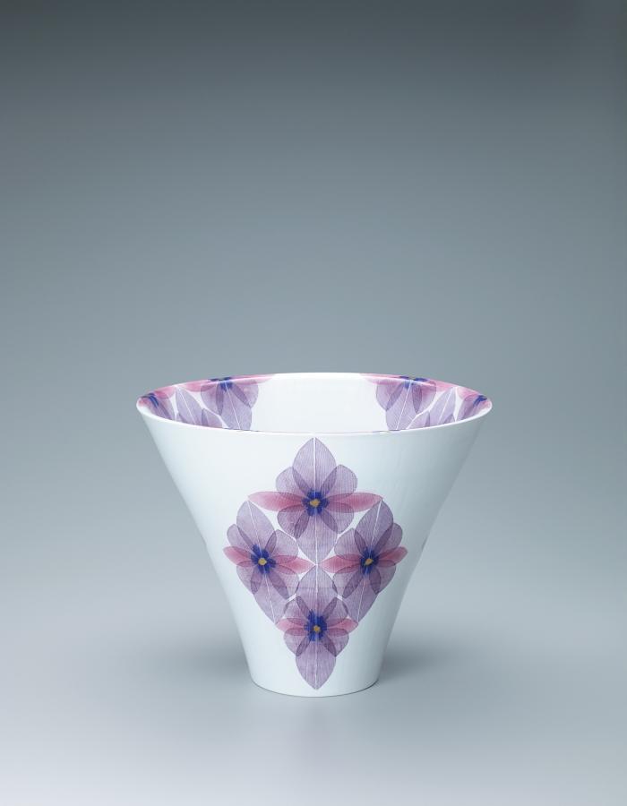 重染彩磁花器