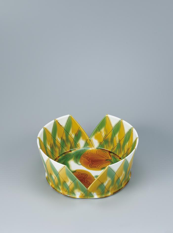 色絵流加彩割器