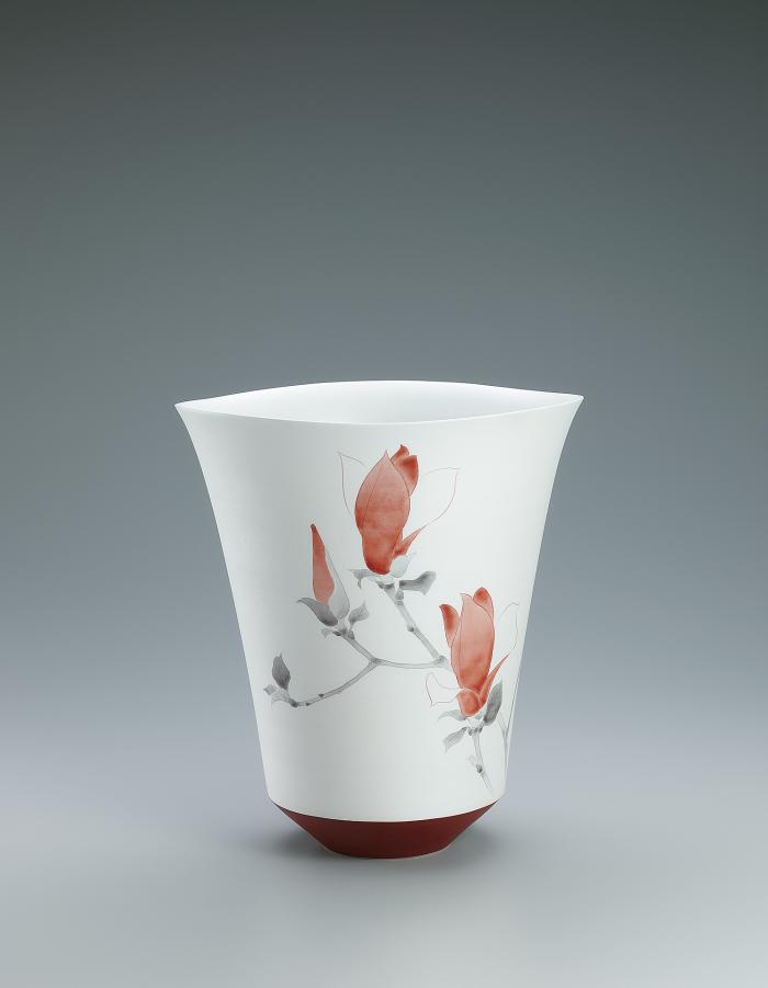 赤絵墨彩木蓮文花器