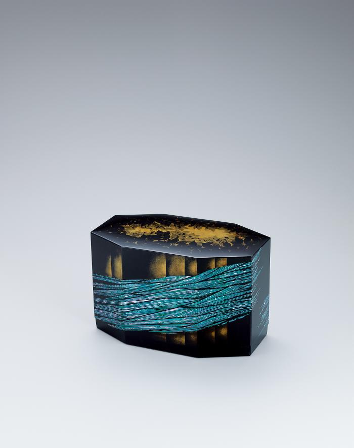 蒔絵八角箱「渓流」