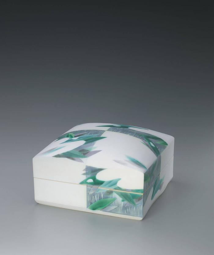 釉描彩雪笹文陶筥