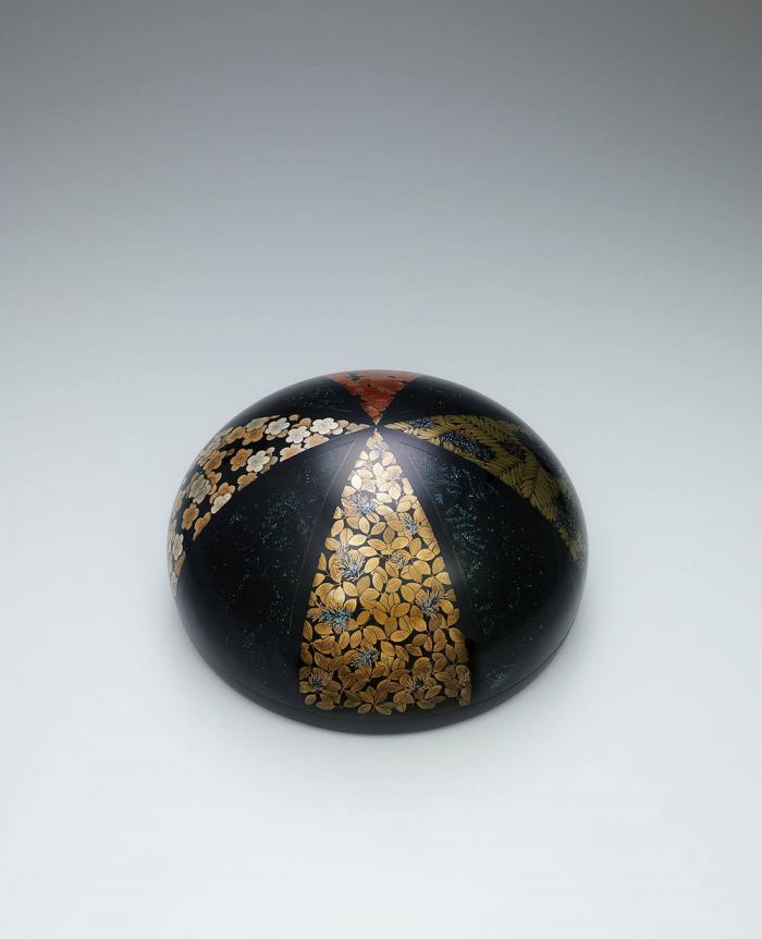 蒔絵盒子「花暦」