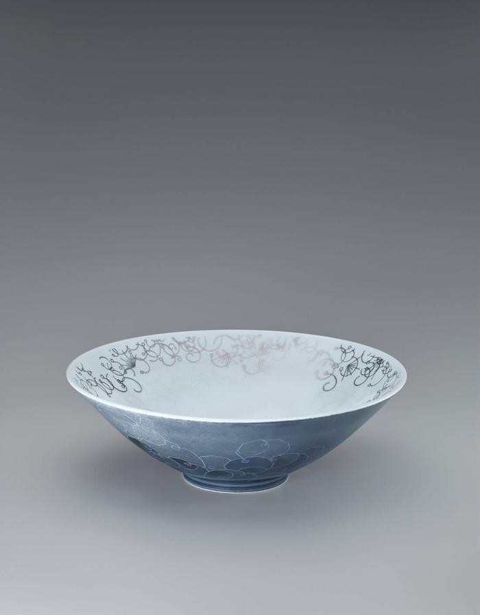 色絵雪花墨はじき石蕗文鉢