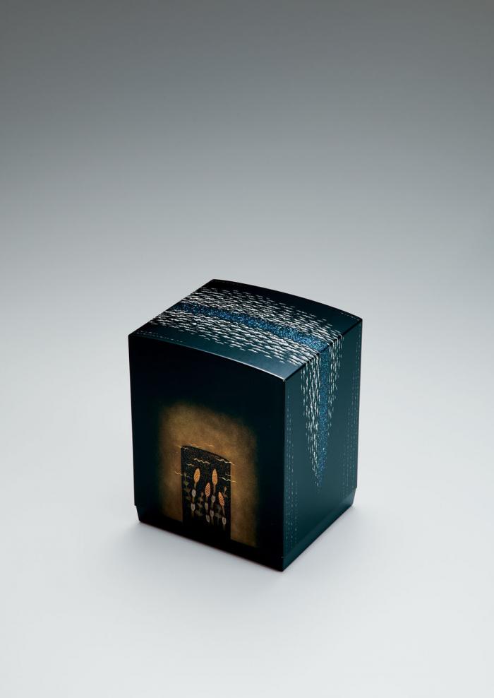 卵殻蒔絵箱「水ぬるむ」