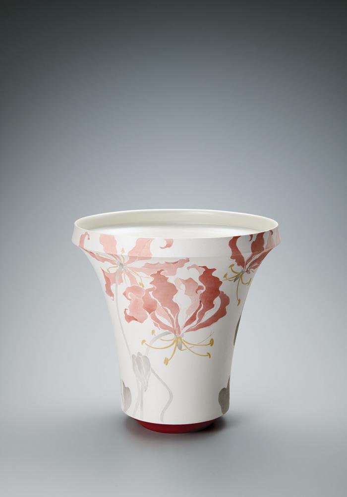 赤絵墨彩グロリオサ文花器