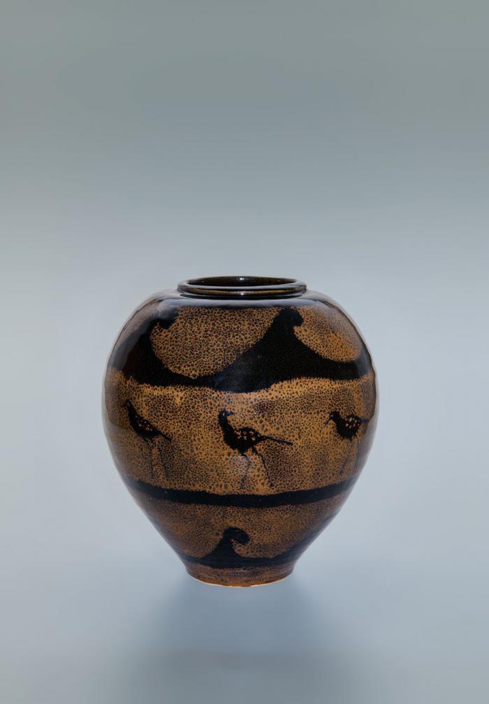 鉄釉鳥文壺