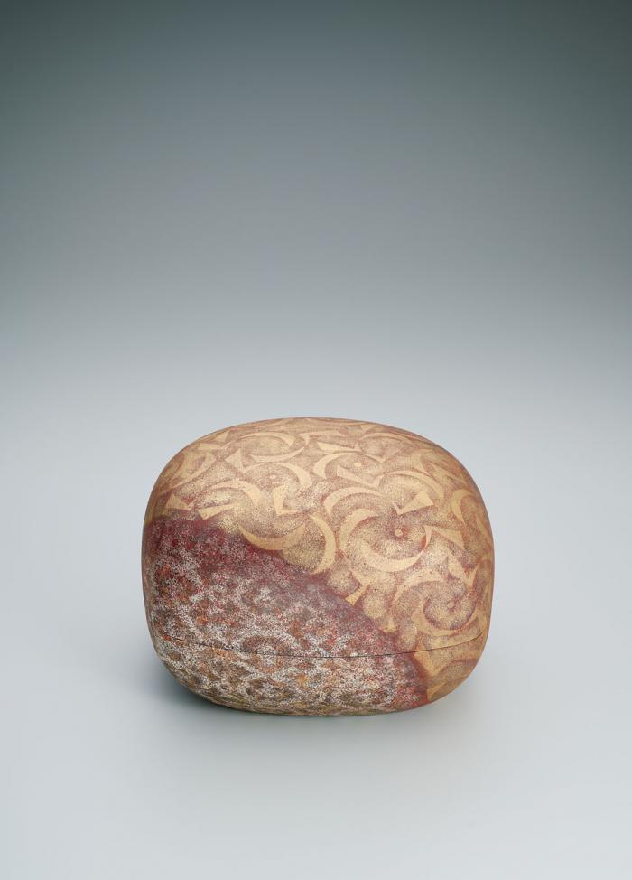 金銀彩直弧文陶箱