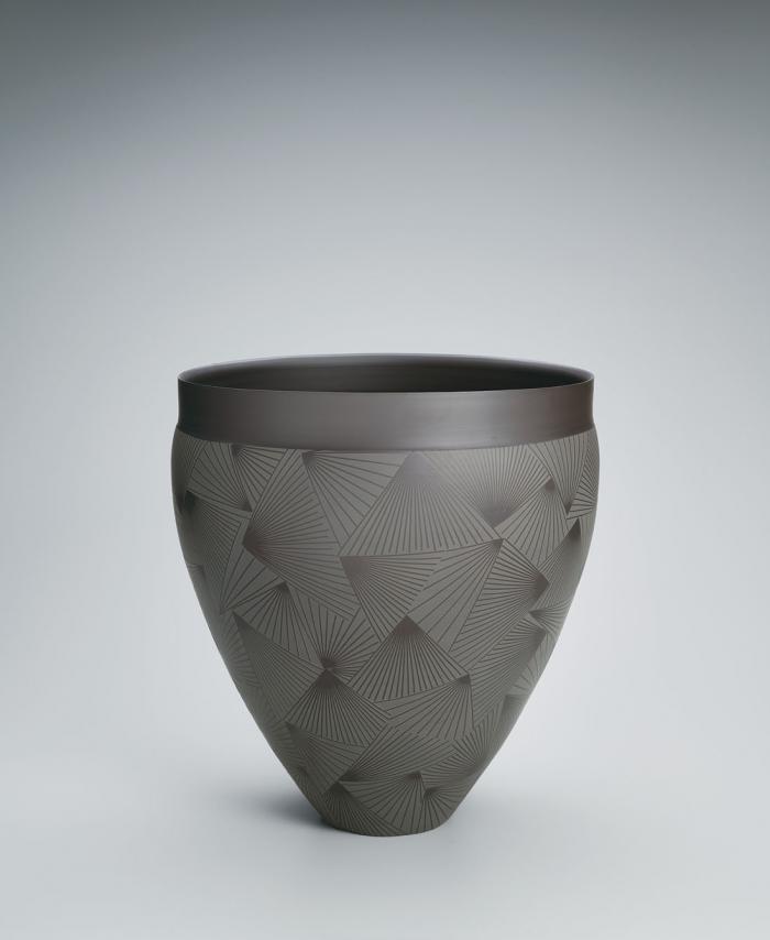 萬古黒線刻文花器