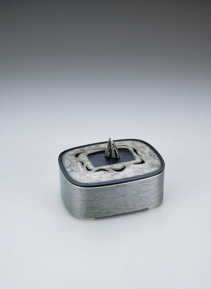 重ね金波文香炉