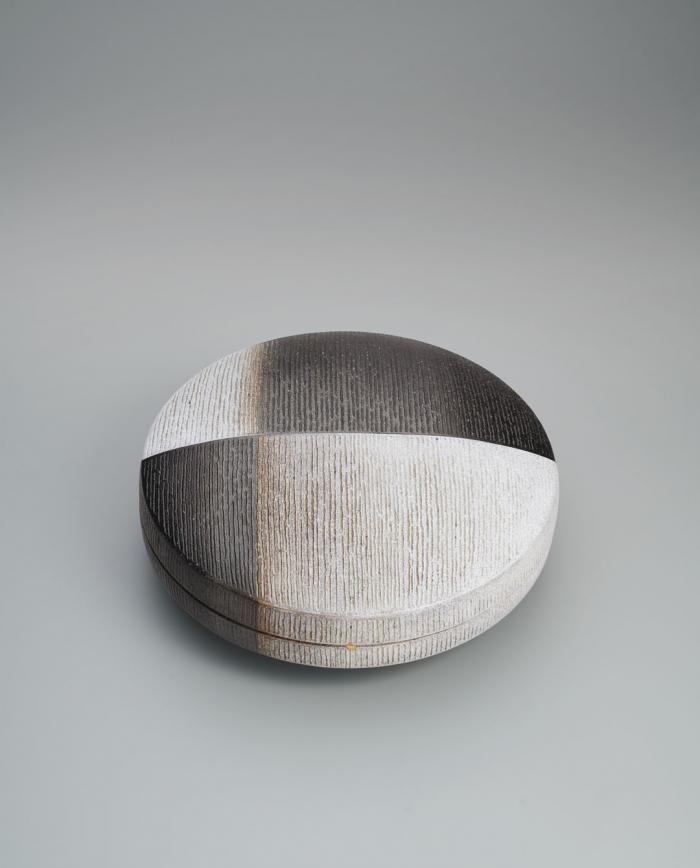 線刻文陶筥「時」