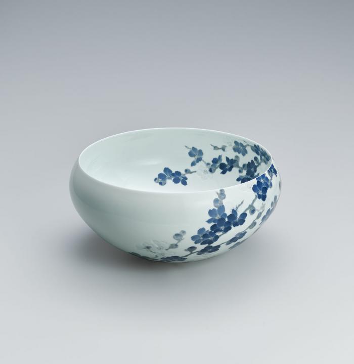 染付彫鉢「東風」