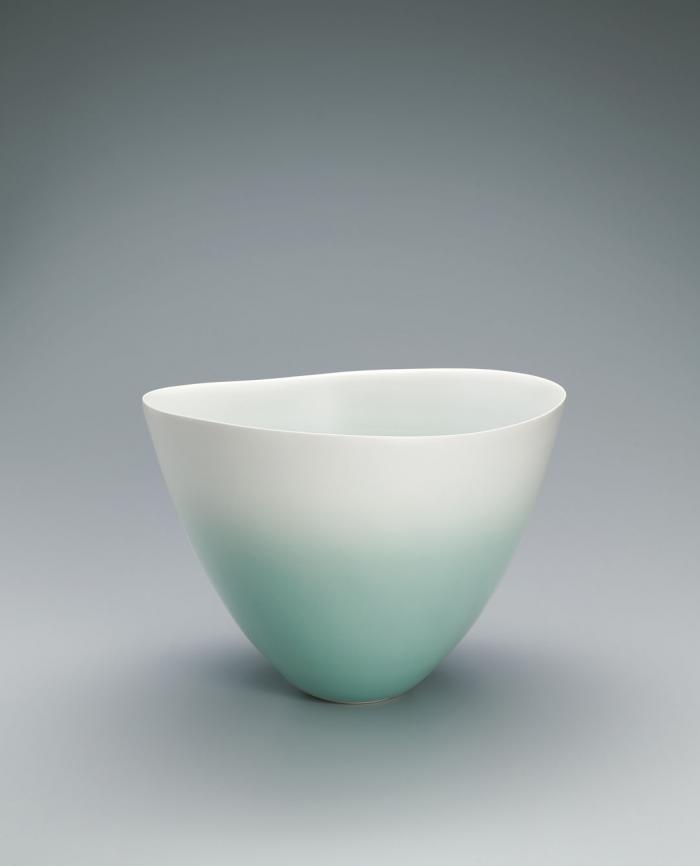 青瓷白ぼかし花器「朝もや」