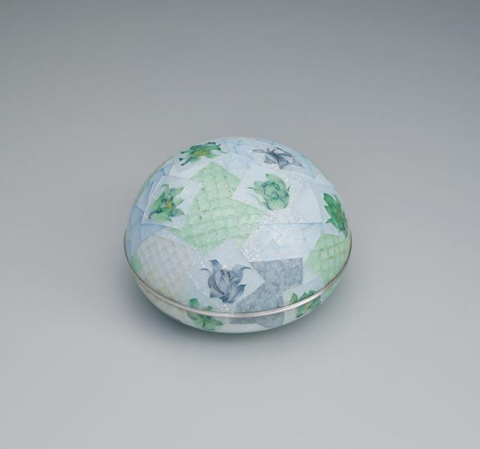 有線七宝蓋物「雪どけ」