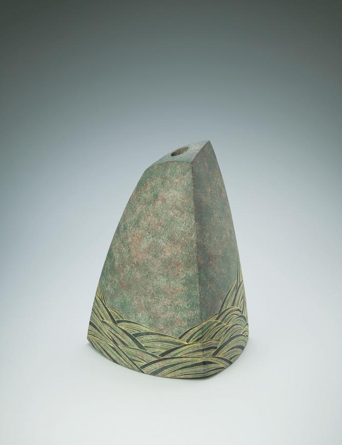 彩色化粧波線刻文花器
