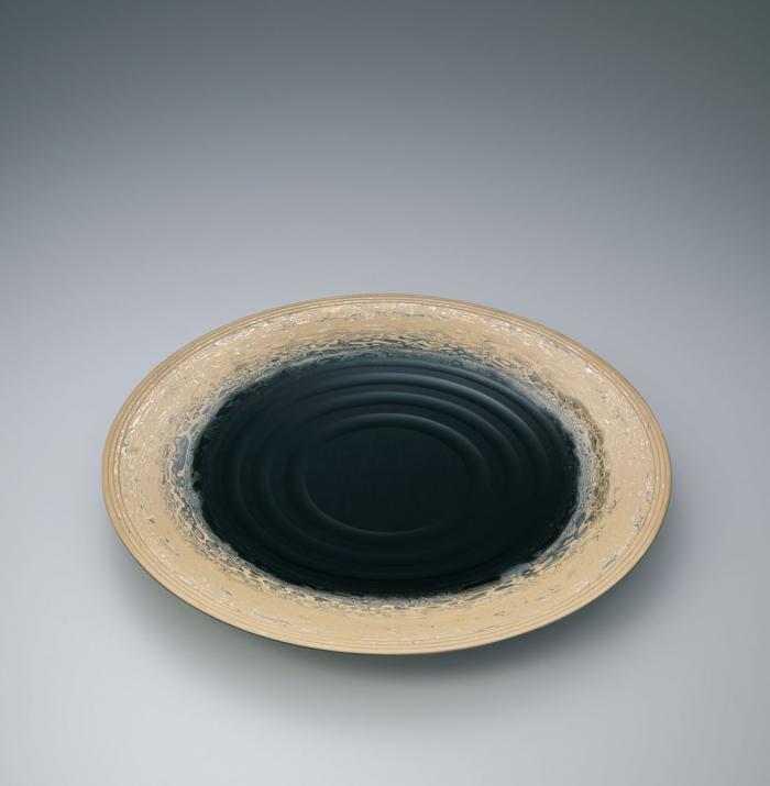 蒟醬彫漆盛器「水音」