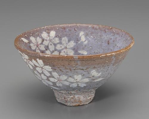 白釉桜文象嵌井戸茶碗