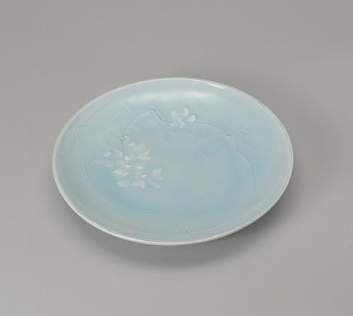 青白磁白藤図皿