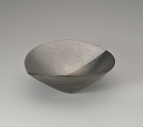 白金彩線刻文手鉢