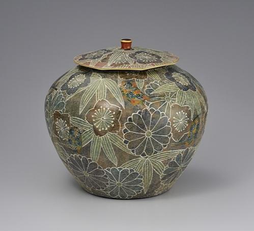 釉刻色絵金銀彩蓋付壷