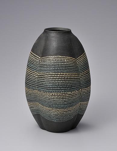 炭化点象嵌花入
