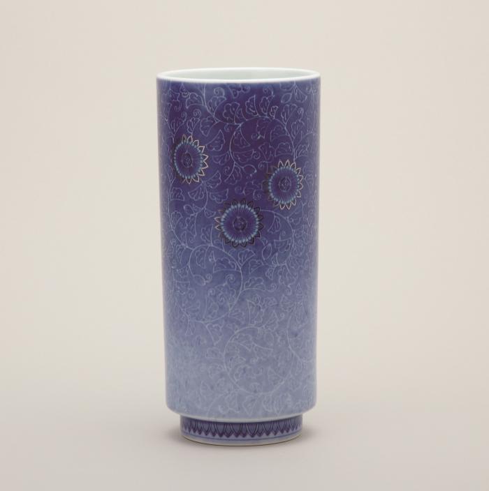 色絵吹墨墨はじき菊唐花文花瓶