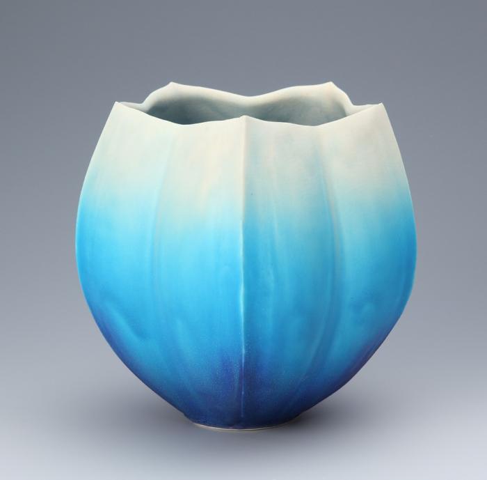 青釉花器