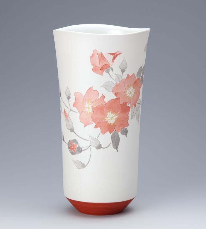 赤絵墨彩つるばら文花入