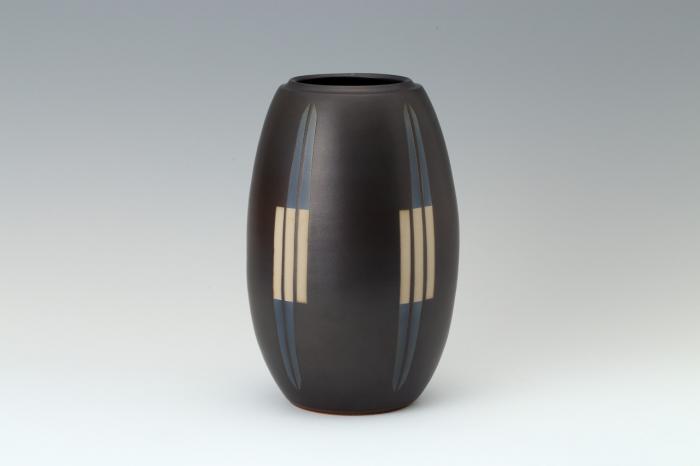 鉄釉線文器