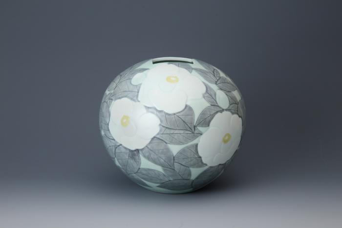 釉彩磁墨彩椿文壷