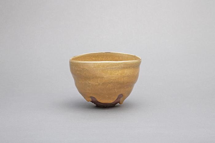 黄瓷茶盌
