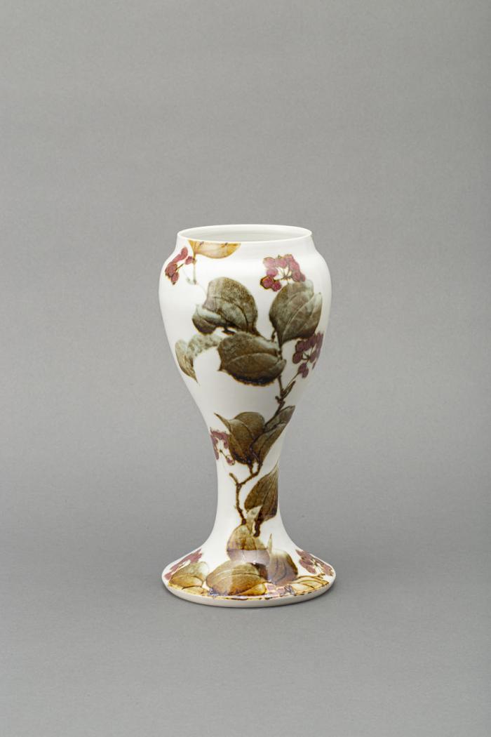山帰来紋花器