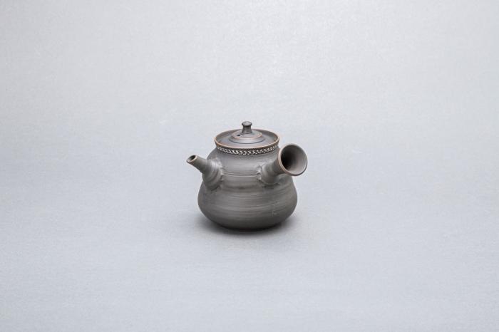 窯変黒象嵌茶注